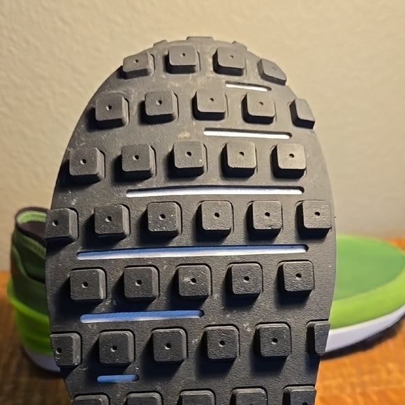 Green and Black Sneakers - Picture 5 of 12